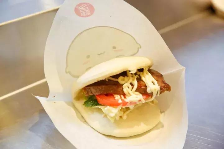 这个来自台湾的包子，香到连手指都想吞下去！吃了就上瘾！