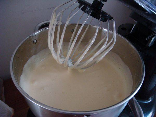 纯白蛋白霜花蛋糕,4寸奶油霜花蛋糕