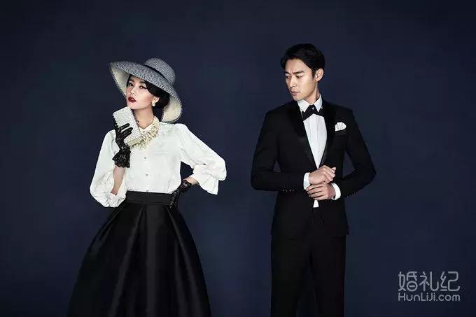 婚纱照挂在卧室床对面的墙上好吗,主婚纱照摆放在卧室的最佳效果图