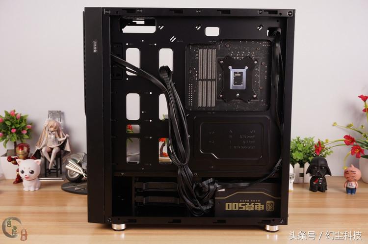 200多的产品，铝面板+钢化玻璃，月光宝盒破晓机箱很不错