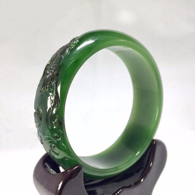 碧玉手镯价格多少,如何挑选和田玉碧玉手镯的好坏