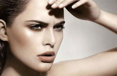 下巴长痘处怎么护肤,下巴闭口粉刺用什么护肤