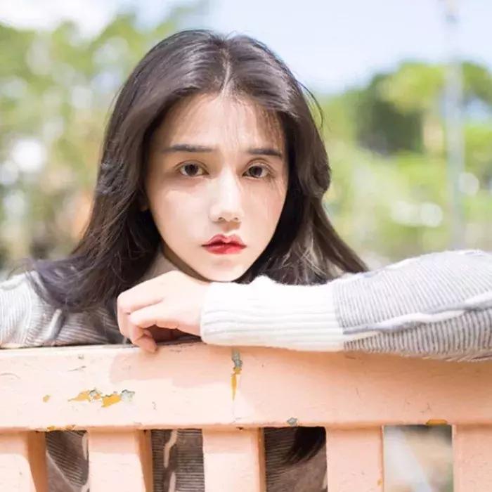 刘海图片女显脸小,有刘海扎发显脸小