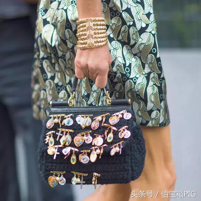 今年最火的包包正品,当下最火的爆款包包