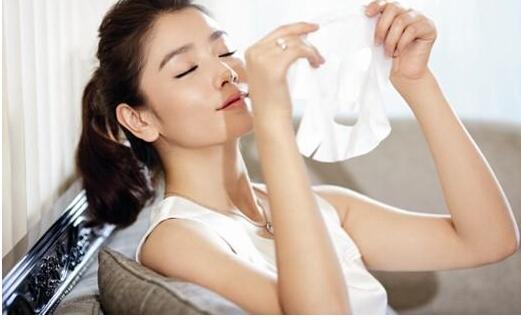 肌肤屏障受损敷面膜刺痛,为什么冬天敷面膜会有刺痛感