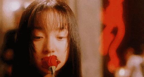 美少女眼睛突出,美少女也有黑眼圈