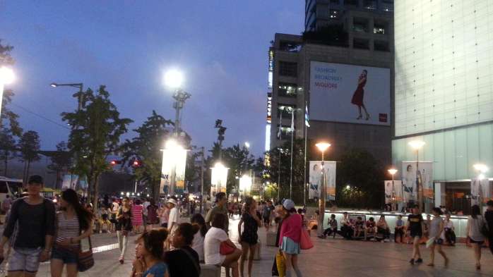 东大门韩国服装,你还傻傻的买韩国东大门衣服么