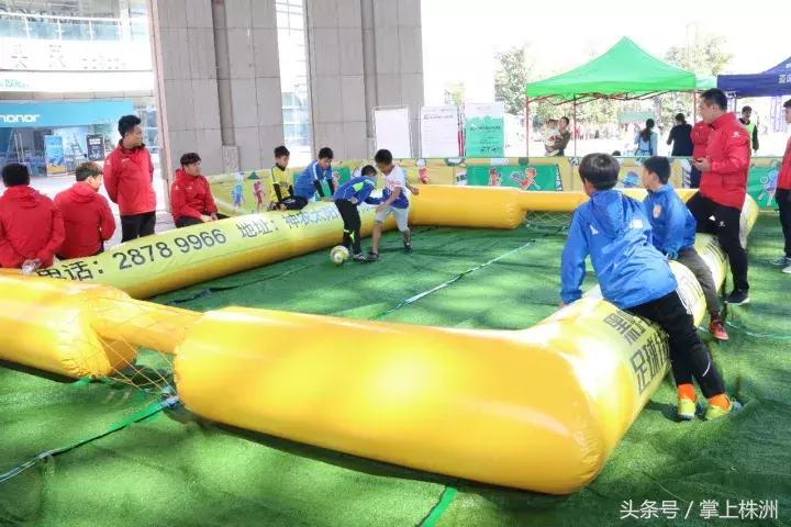 足球要从娃娃抓起宣传图,足球要从娃娃抓起图片