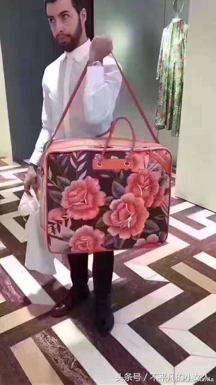 杜海涛背过的包,杜海涛背过的奢侈品袋子