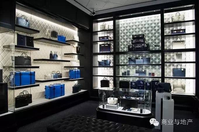 海外爆买族正激活日本，东京银座为此开出了最大商业体和最大免税店。。。