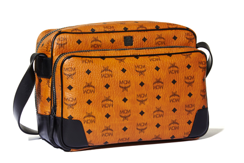 你和阳光暖男只差一个邮差包的距离