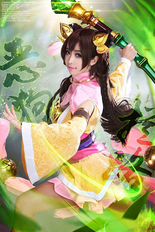 《射雕英雄传3D》美女COSER自曝爱玩红警、星际