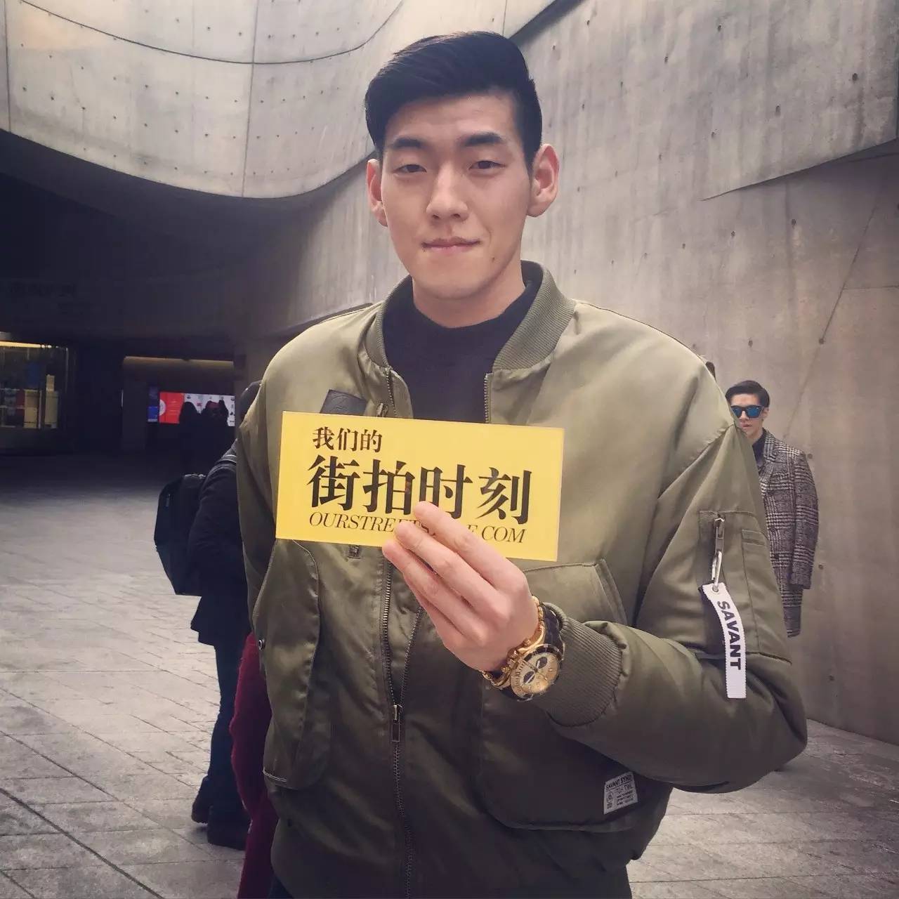 韩国街拍高清时装秀,韩国时装周街拍情侣