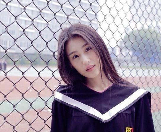 范冰冰杨幂大家都认识网友说：我还认识郭美美这个十八线“女星”