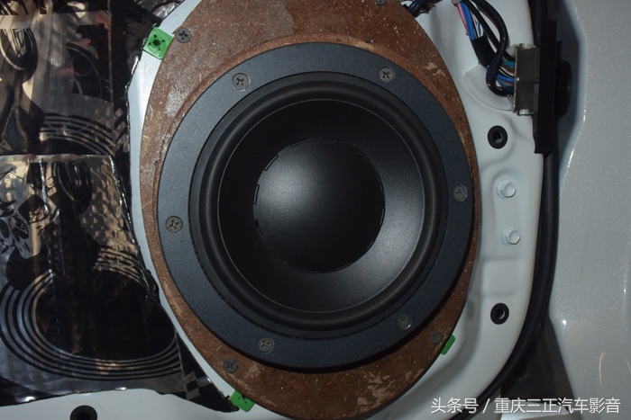 陆巡lc300丹拿三分频,丰田音响改装无损升级