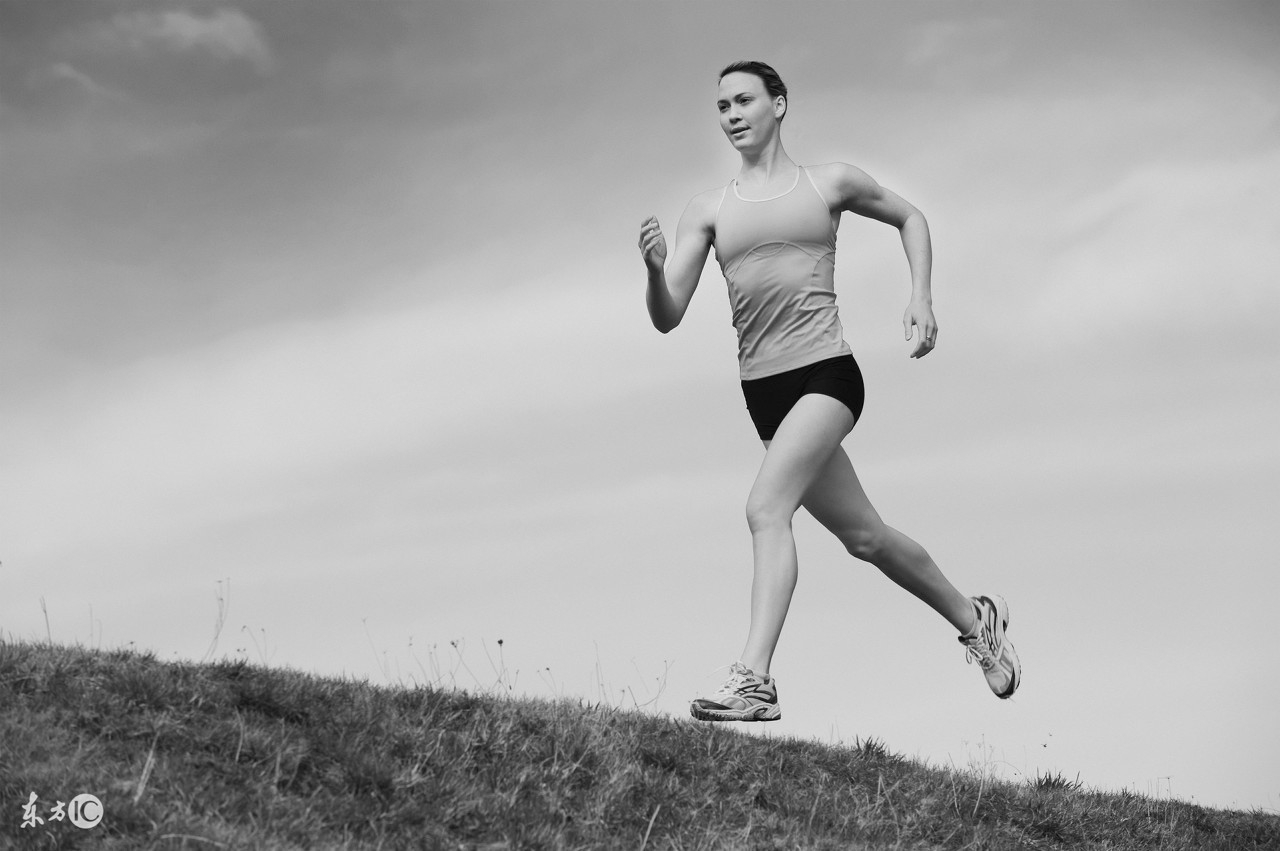 跑步伤膝盖的恢复办法,怎样跑步才能不伤膝盖