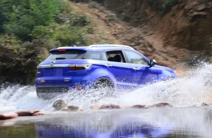 硬汉更柔情深度试驾驭胜S330