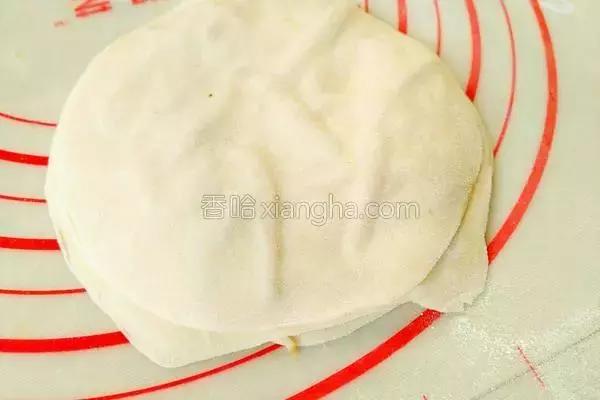 包饺子剩的饺子皮怎么吃,剩饺子皮30种新吃法煎包