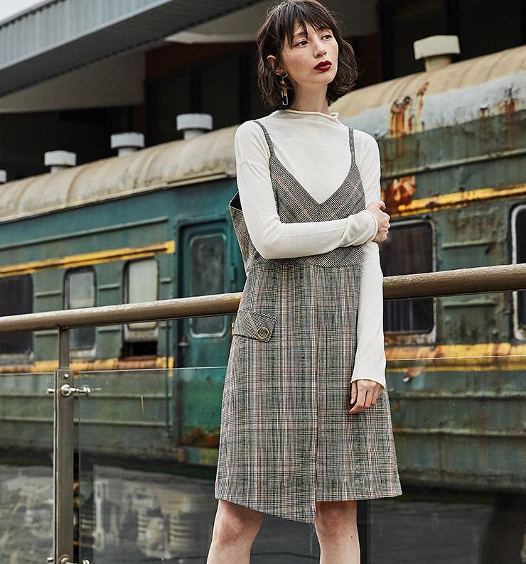 早秋千鸟格网纱套装裙,咖啡色格子吊带裙冬天怎么穿