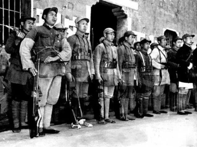 真实国军军官军服,八路军和新四军的军服