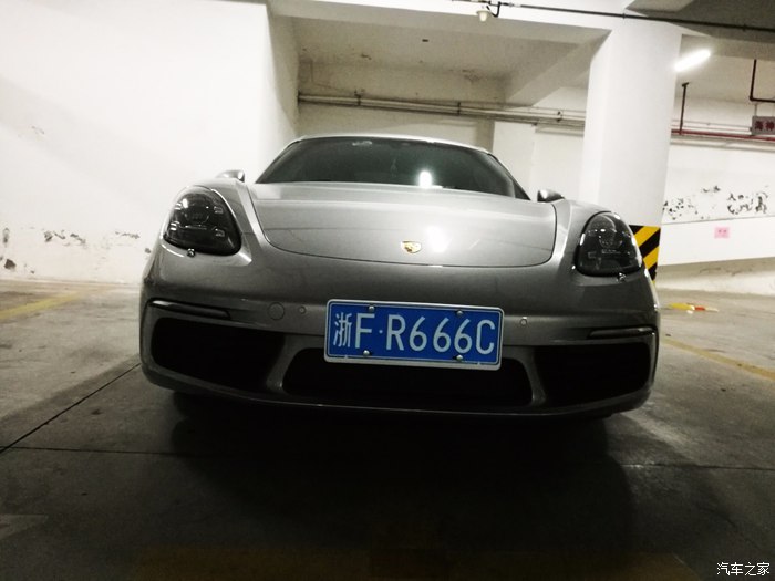 地下车库偷保时捷是哪个电影,718caymangts银色