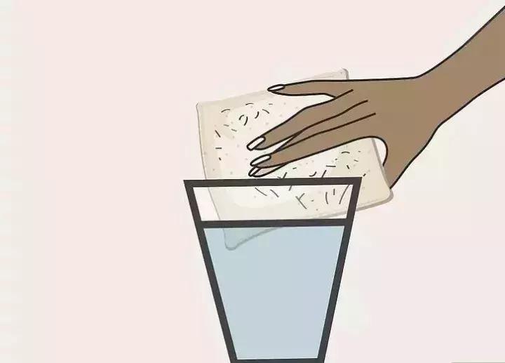 牛仔裤的油污渍如何去除,牛仔裤顽固污渍怎么去除