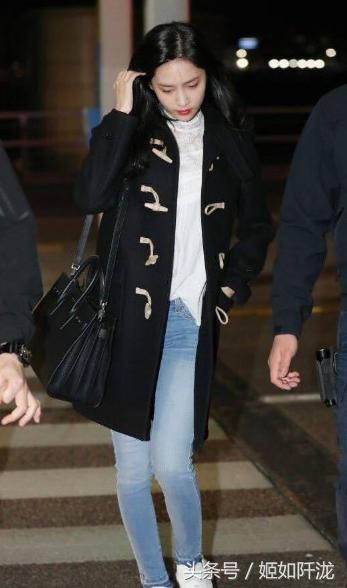 牛角扣大衣中长款毛呢外套高级感,牛角扣中长款大衣推荐