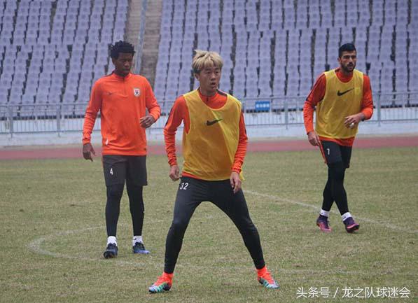 鲁能u23足球队名单,鲁能u23中场吊射视频