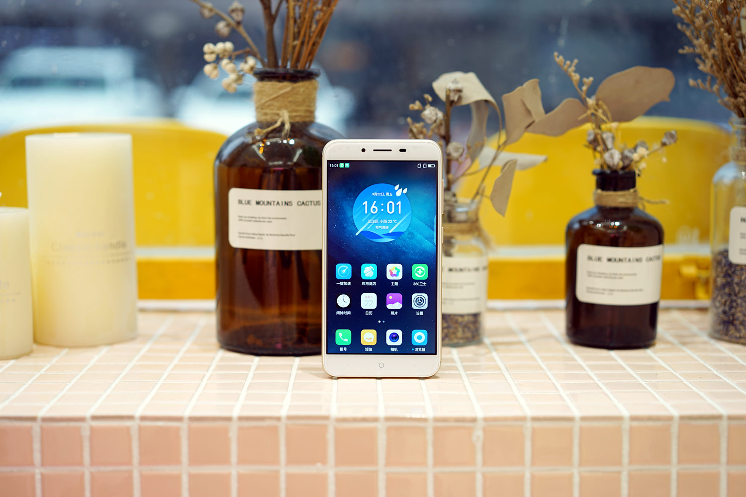 360手机vizza全新配色小镇蓝,360手机vizza