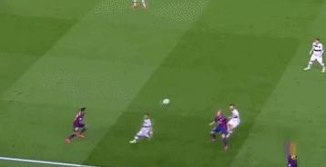 为什么很难防住梅西？因为梅西过人时的重心实在太稳了