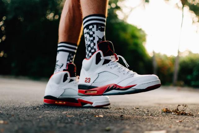 跑步健身要注意些什么好处和坏处,跑步就一定会伤膝盖吗