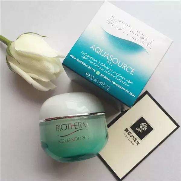 干皮上妆不卡粉用什么面霜,冬天上妆起皮卡粉面霜