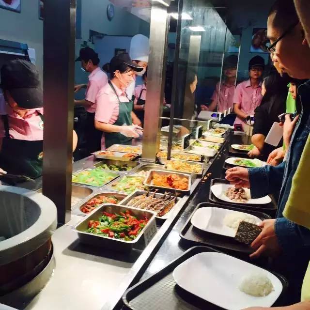 阿里巴巴和华为哪里的员工待遇好 (阿里巴巴华为员工多么)