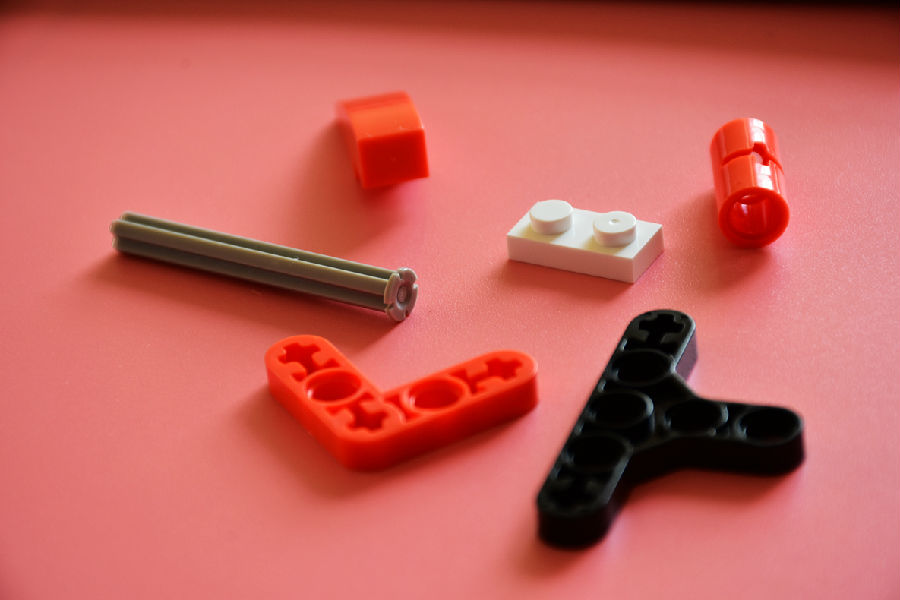 米兔积木履带机器人2000元以下的,米兔积木机器人app没有履带机甲了