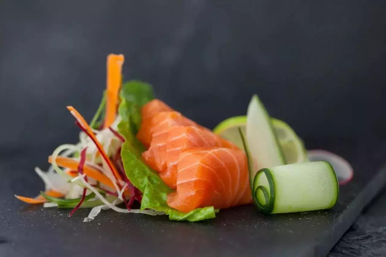 他花16年学会跟狮子交谈,而你花10天懂得了他的执著!