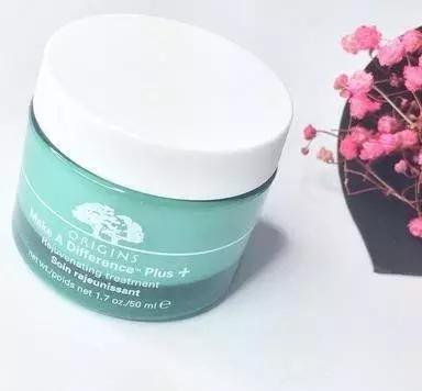 干皮上妆不卡粉用什么面霜,冬天上妆起皮卡粉面霜