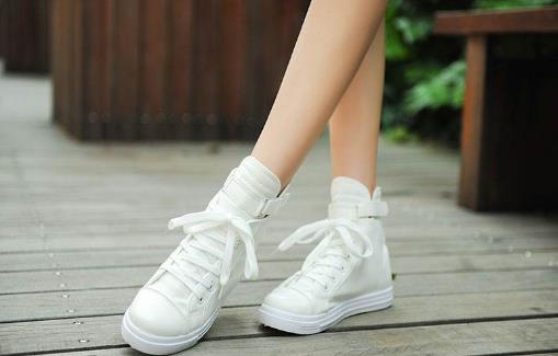 白色帆布鞋清洗干净用白纸包裹吗,人本白色帆布鞋脏了怎么清洗