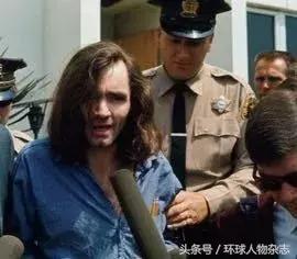 杀孕妇、娶粉丝，这个最危险的杀人魔头，死了！