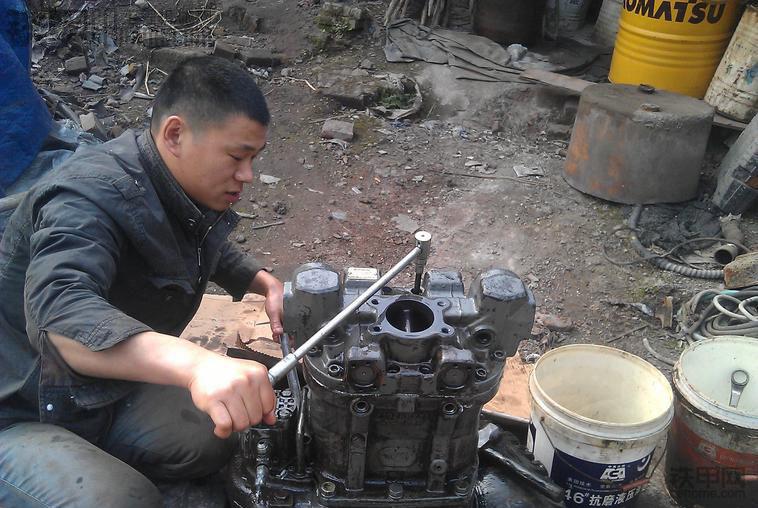 四不像挖掘机测评,犀牛四不像挖机