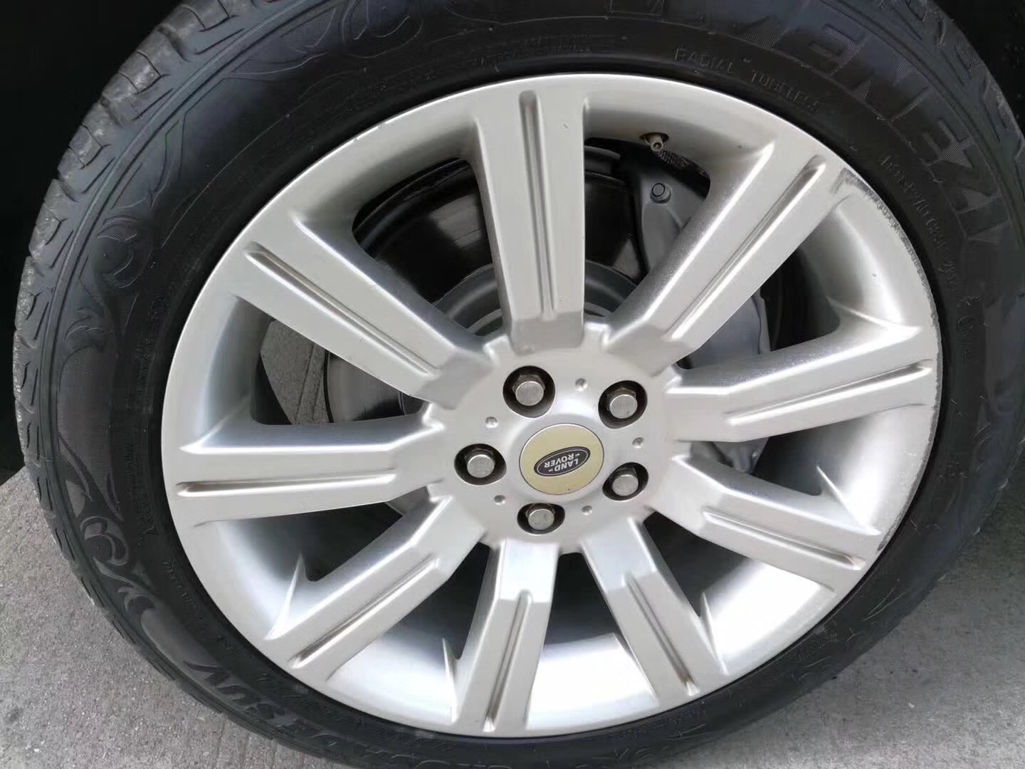 全新揽胜行政落地价,揽胜行政版落地价多少钱