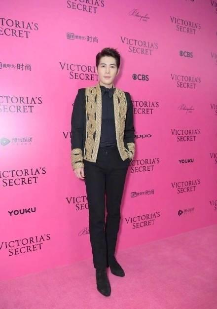 奚梦瑶摔倒内情曝光,奚梦瑶摔倒了视频