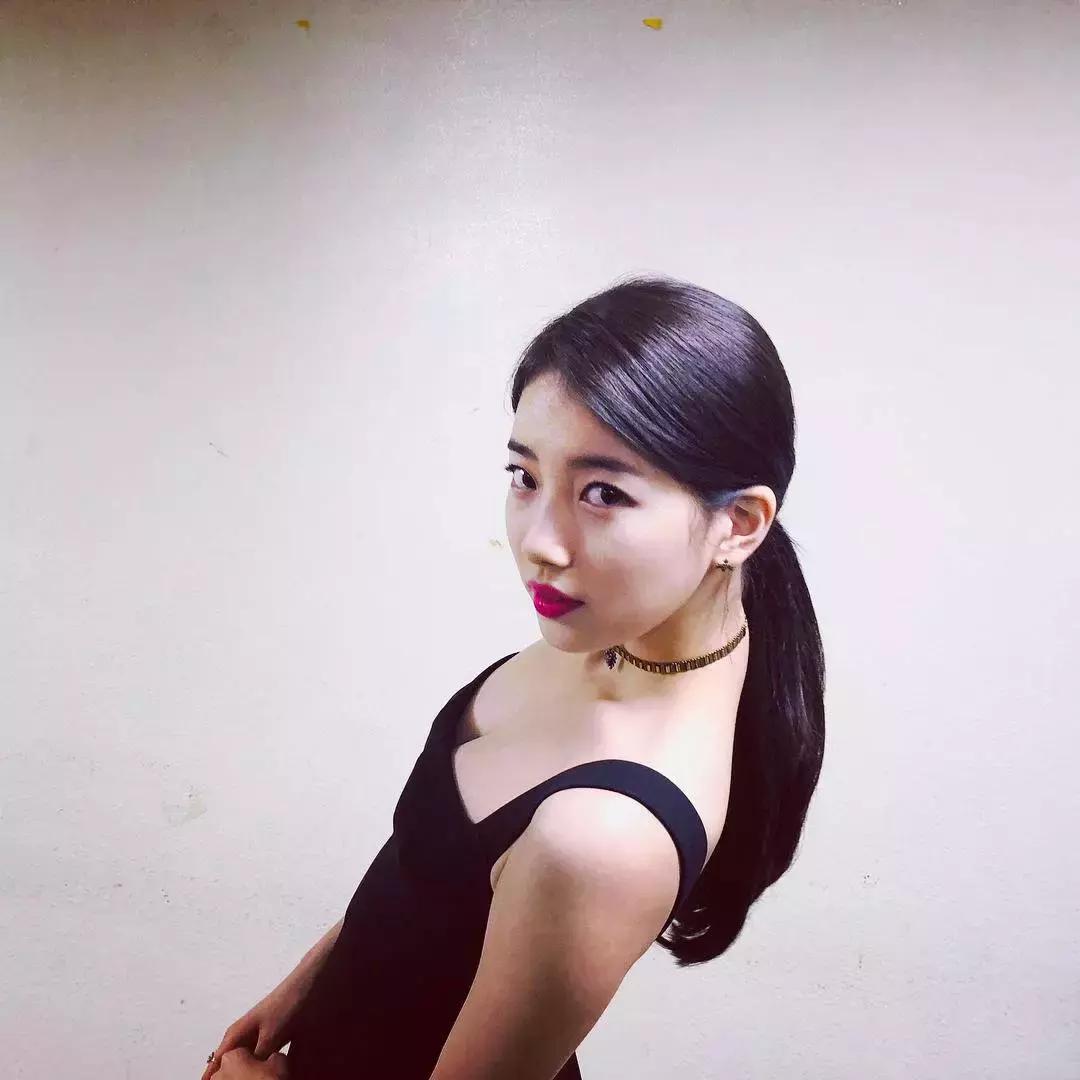 韩国明星穿大衣男,韩国明星都穿什么羽绒服