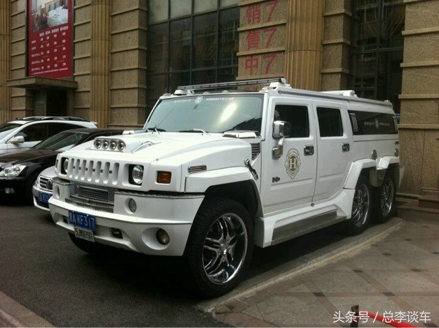 贵州唯一的黄牌悍马H1,比黄牌劳斯莱斯还稀有,一般的车位停不下