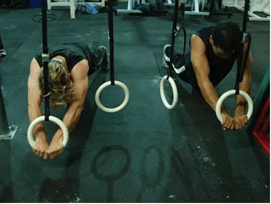 练腹肌用腹肌轮还是其他方式,腹肌轮跪着练能练出腹肌吗