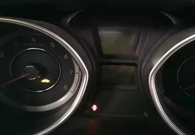 现代朗动刹车踩不下去无法启动,现代朗动有时熄火再次启动正常