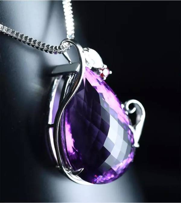 特大水晶走私案 (连云港海关查处走私水晶)