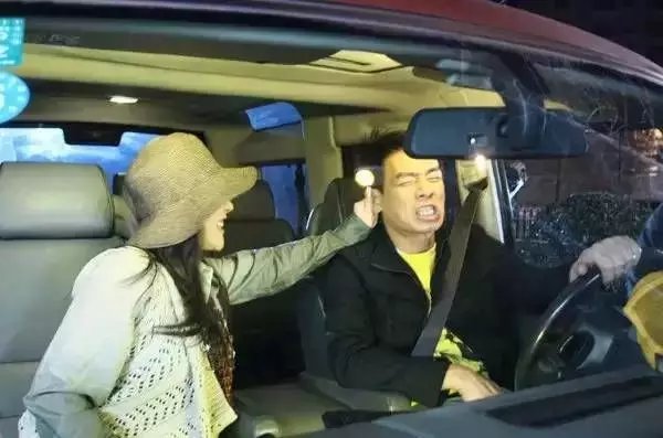 陈小春心疼儿子,陈小春心疼弟弟