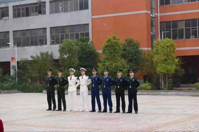 萌化了！这样的“小小兵”你见过吗？