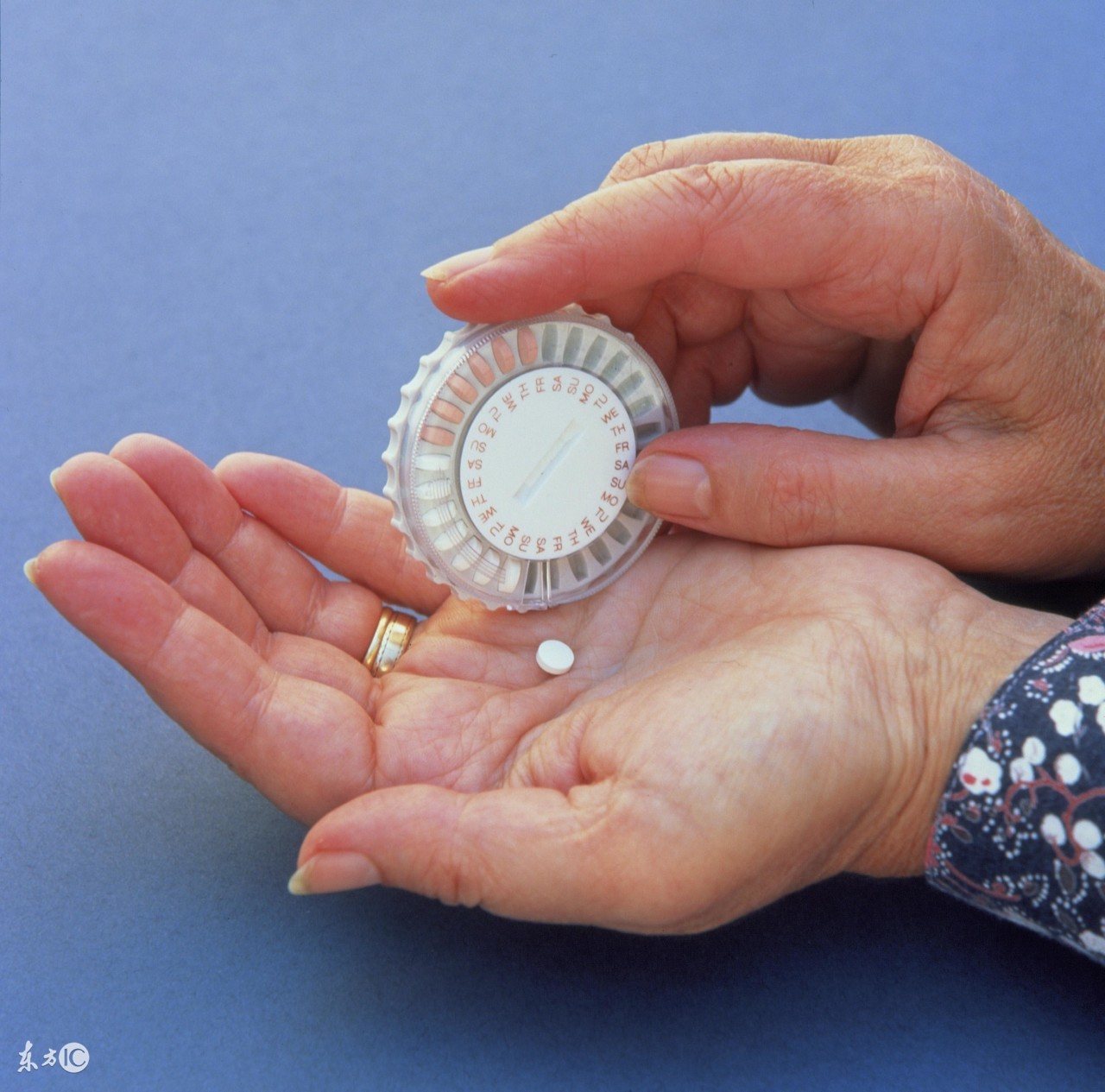 五十的女人还有雌激素吗,女人五十后雌激素还会分泌吗