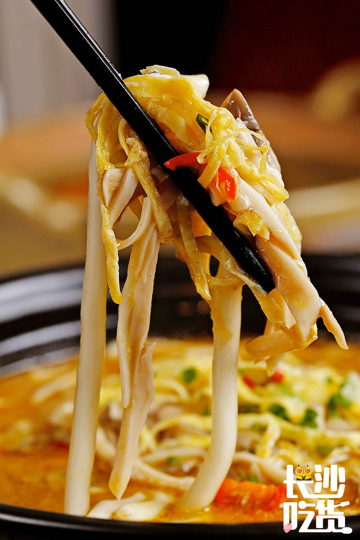 这家店竟凭借颜值和口味，竟然稳做湘菜界的精致女神十年！